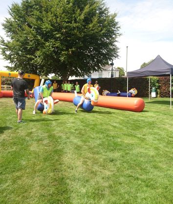 Inflatable Horse Race (003).JPG