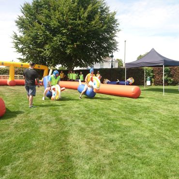 Inflatable Horse Race (003).JPG